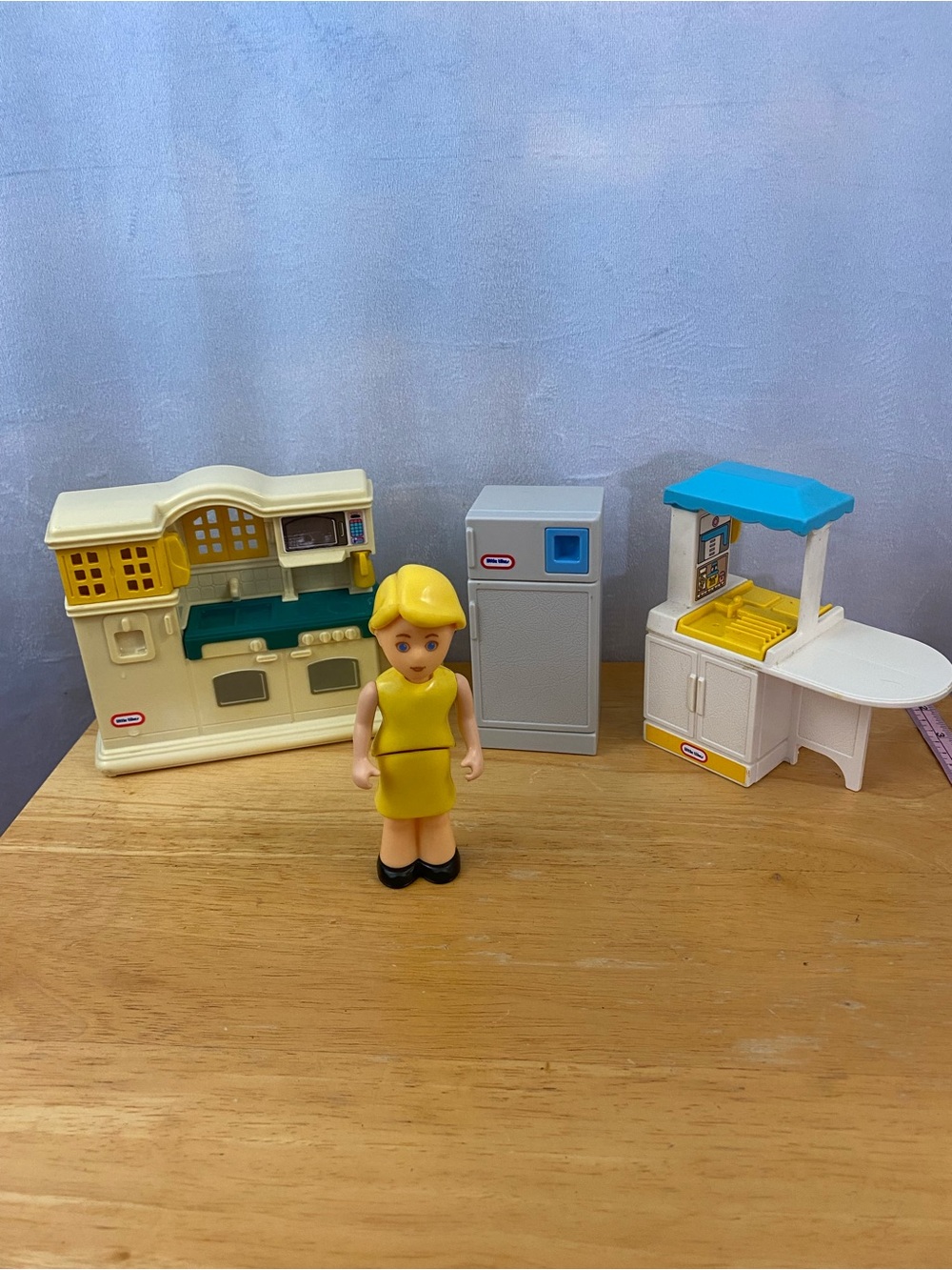 Vintage Little Tikes Dollhouse Kitchen Set